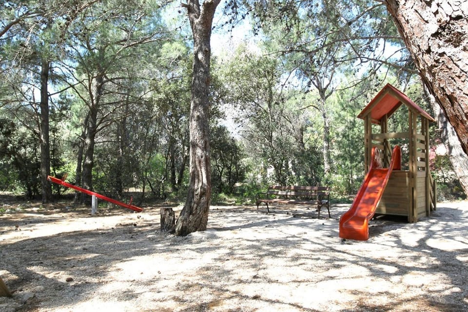 Neighbourhood, Children play ground