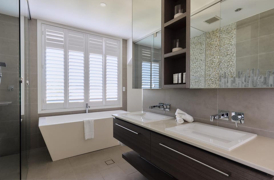 Bathroom, Bath