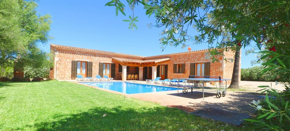 Can Mates Nou Villa in Migjorn
