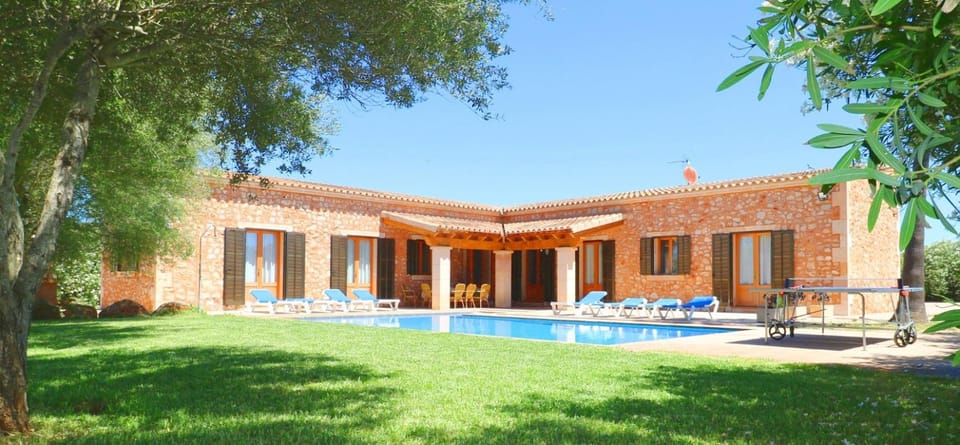 Can Mates Nou Villa in Migjorn