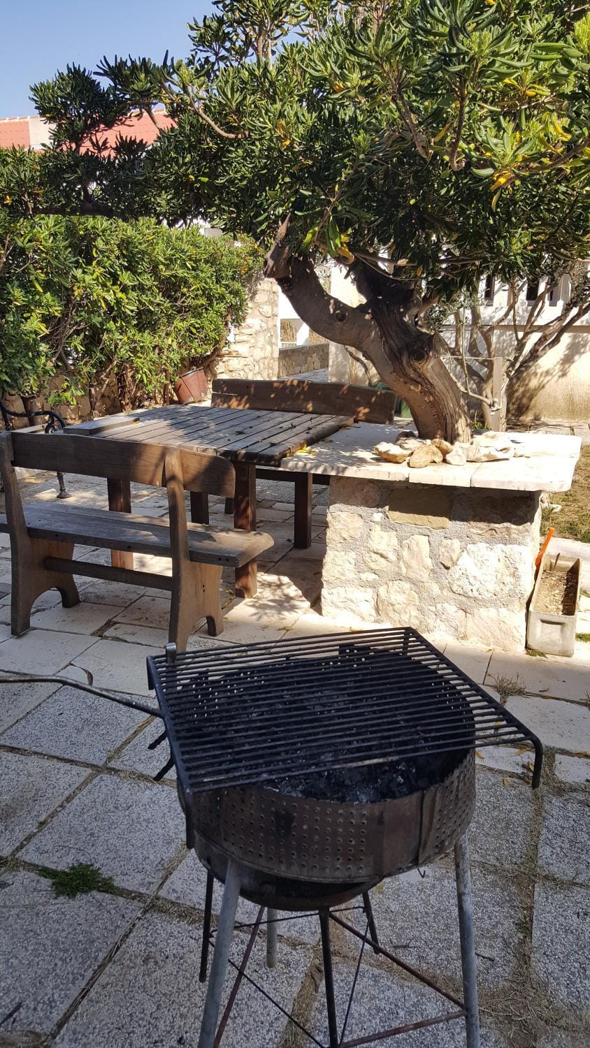 BBQ facilities, Seating area