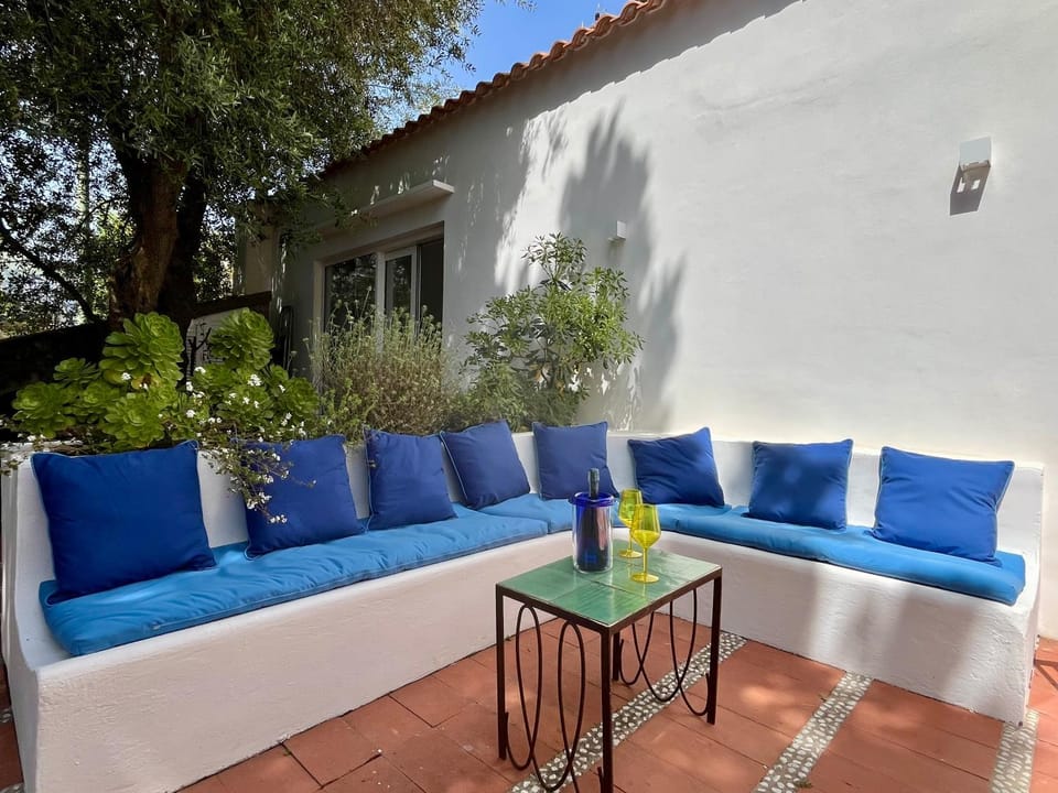 Property building, Day, Garden, Garden view