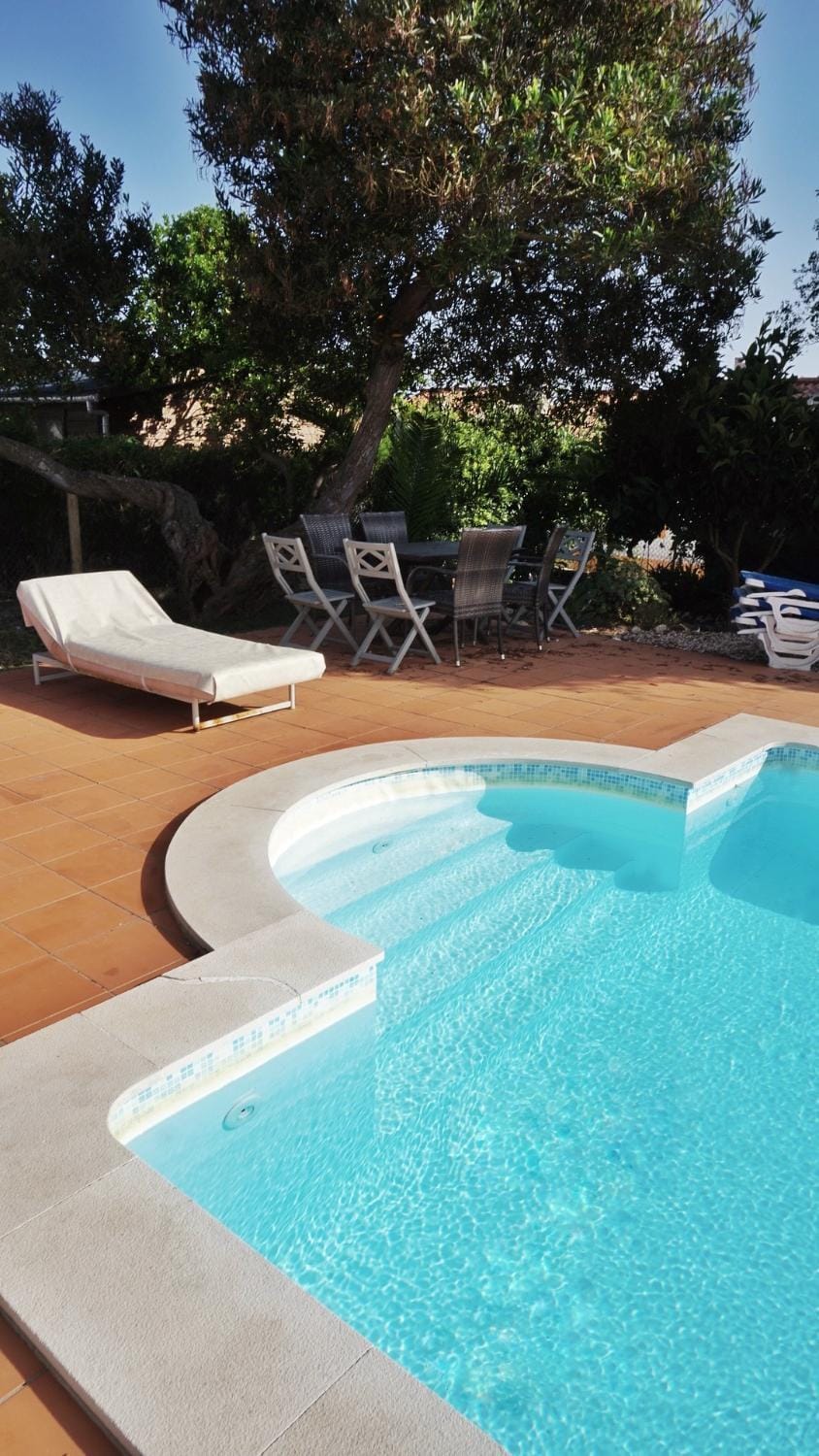 Day, Pool view, Swimming pool, sunbed