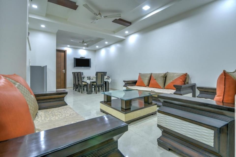 Hostmystay-3bhk Nehru place! Park Apartment in New Delhi