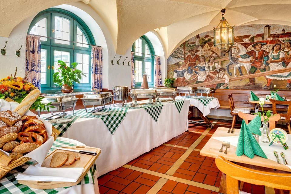 Restaurant/places to eat, Food, Buffet breakfast