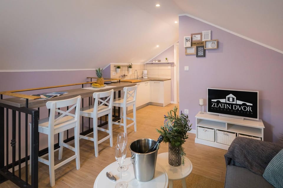 TV and multimedia, Kitchen or kitchenette, Living room, Dining area, minibar