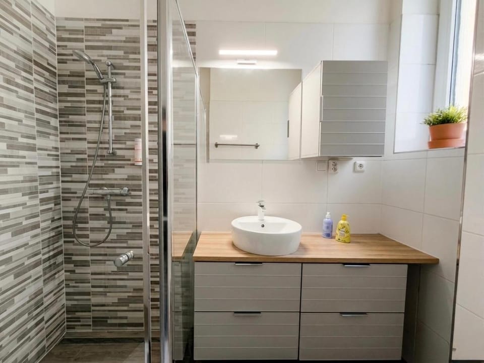 Shower, Bathroom