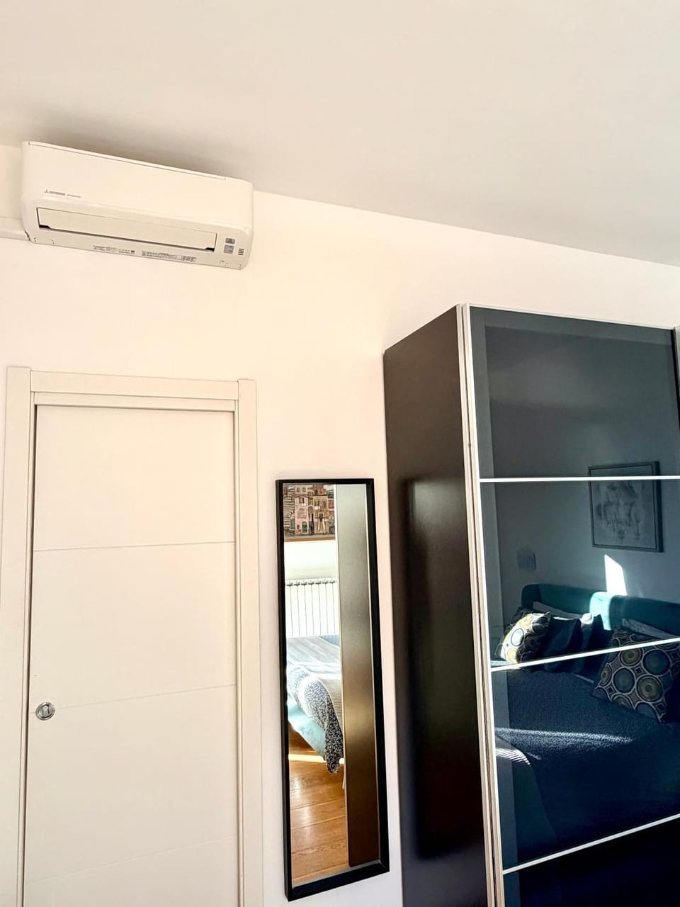 wardrobe, air conditioner