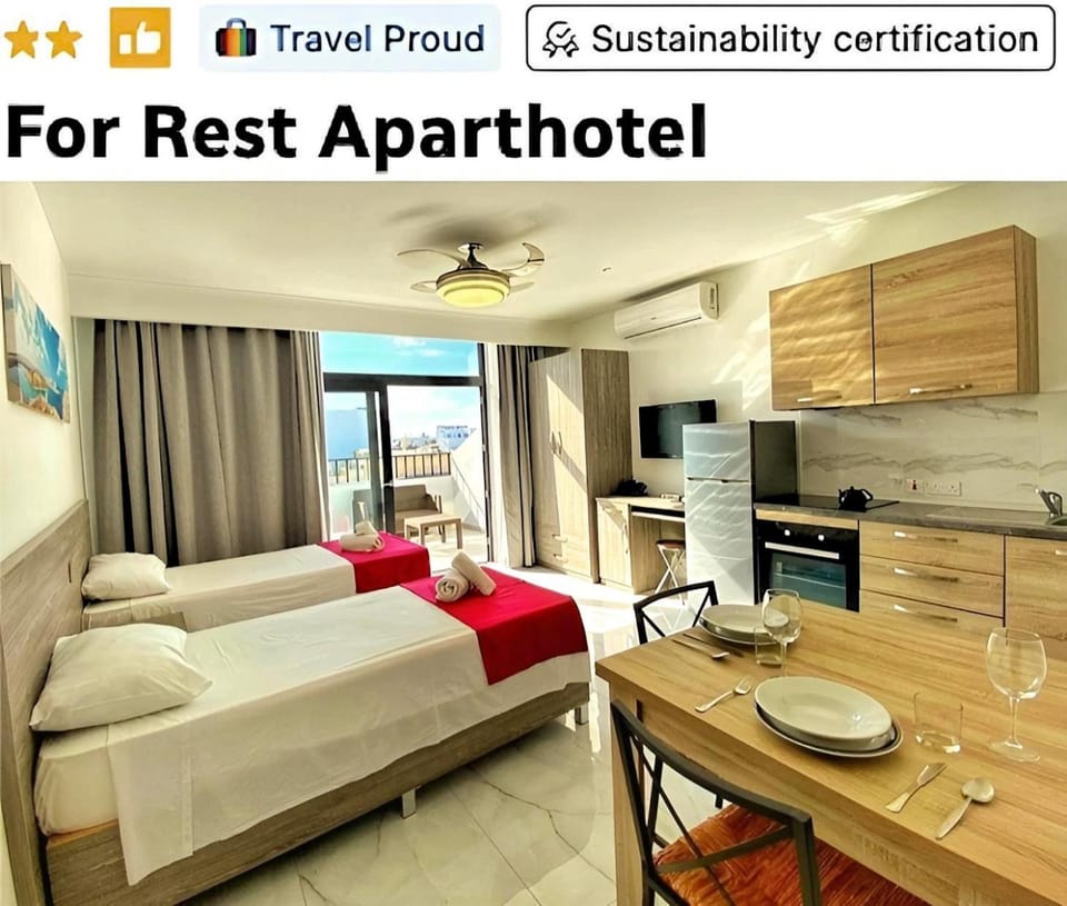 Bed, TV and multimedia, View (from property/room), Balcony/Terrace, Kitchen or kitchenette, Living room, Photo of the whole room, Dining area, Logo/Certificate/Sign, Bedroom, Certificate/Award, air conditioner