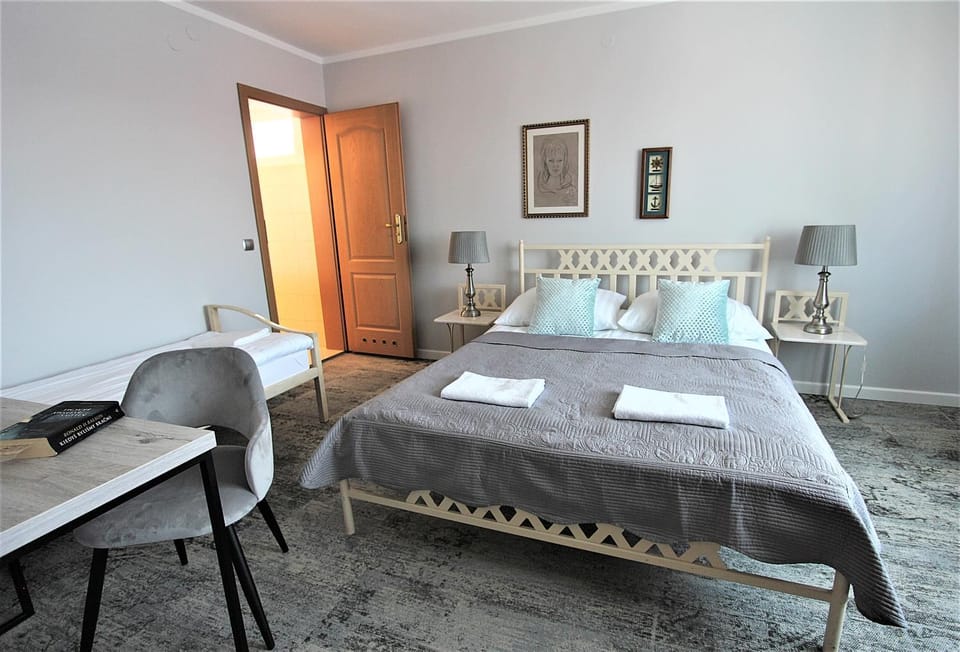 Toilet, BBQ facilities, Bathroom, TV and multimedia, Balcony/Terrace, Beach, Bedroom, Swimming pool