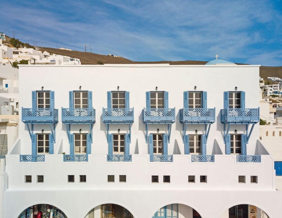 Facade/entrance, Balcony/Terrace