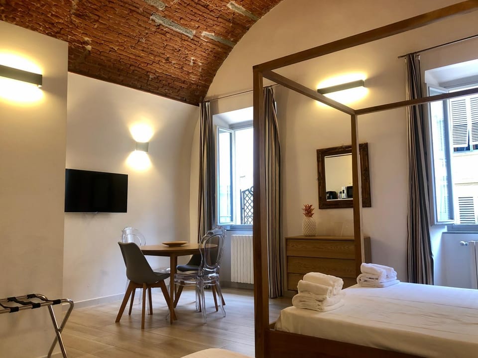 Dining area, Bedroom