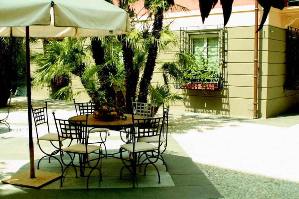Inner courtyard view