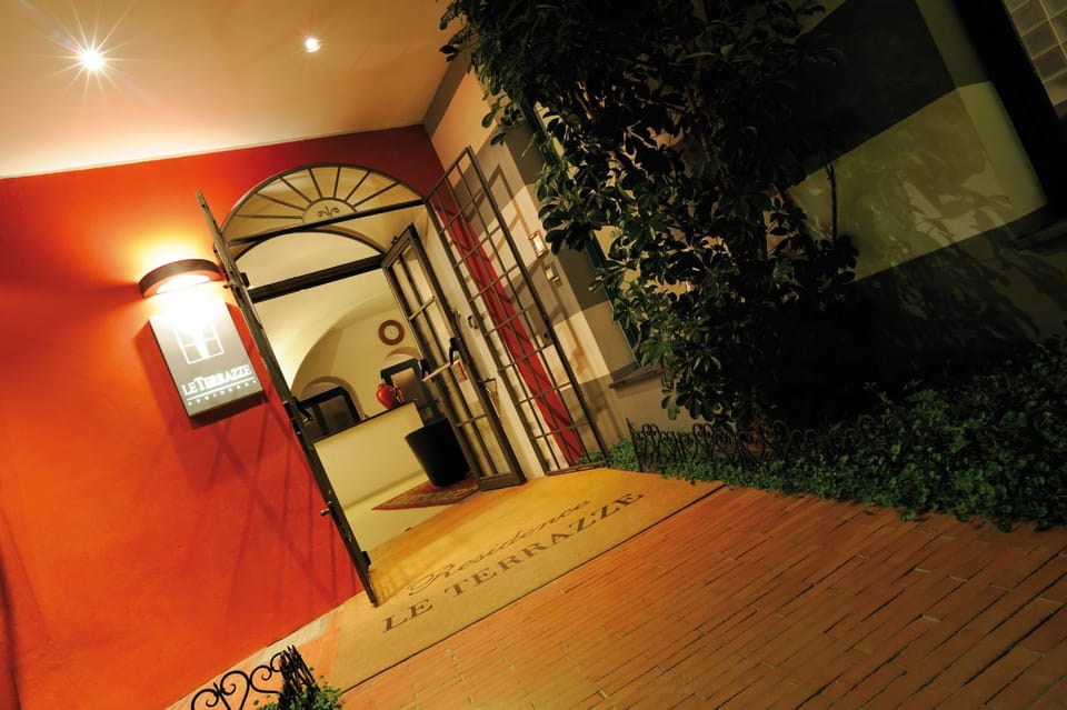 Facade/entrance, Garden