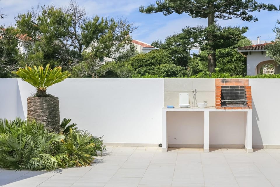 Property building, Balcony/Terrace, Living room
