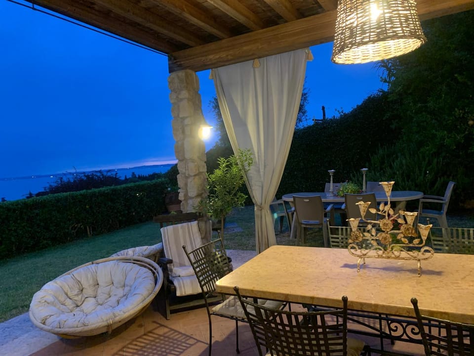 Patio, Night