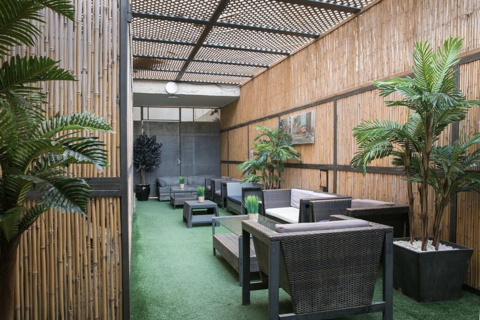 Patio, Seating area