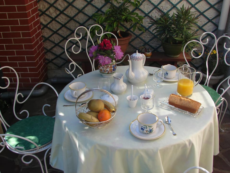 Patio, Spring, Summer, Balcony/Terrace, Decorative detail, Breakfast, Continental breakfast