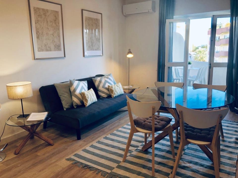 Apartamento 24 SOL Apartment in Quarteira