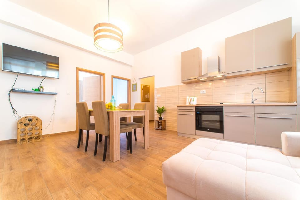 Red rose Apartment in Split