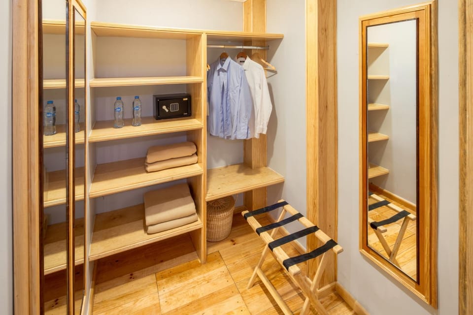 Photo of the whole room, wardrobe