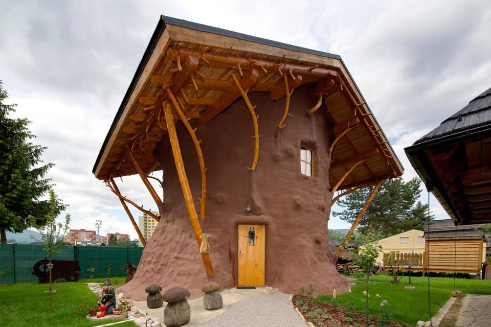 Off site, Decorative detail