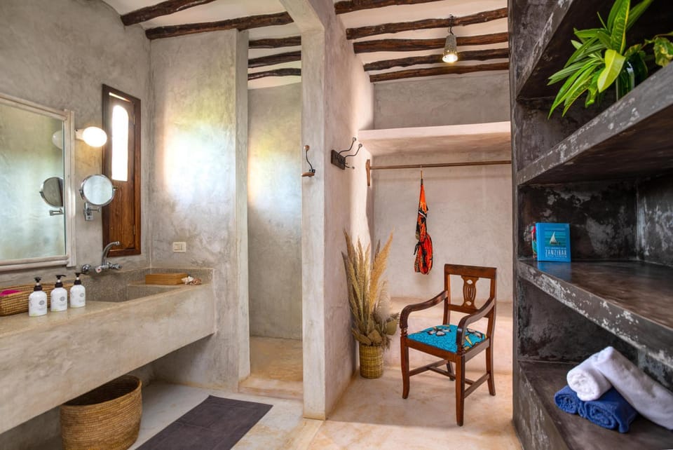 Bathroom, towels