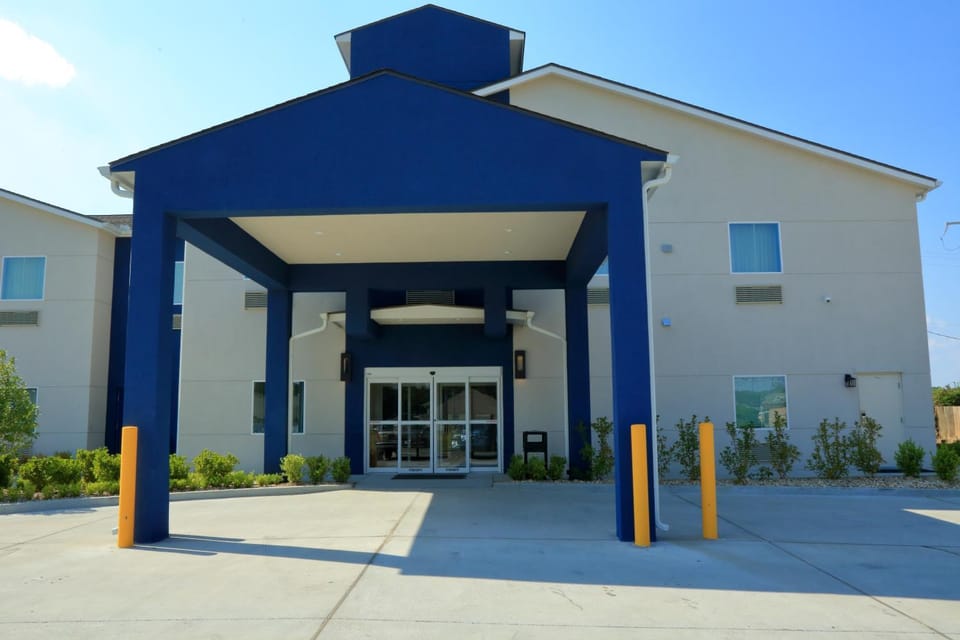 Americas Best Value Inn & Suites-Prairieville Hotel in Louisiana