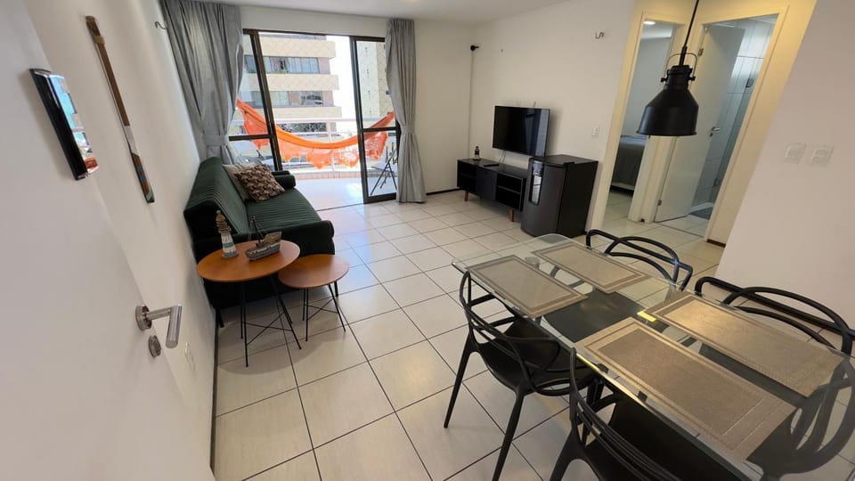 Communal lounge/ TV room, TV and multimedia, Living room, Dining area