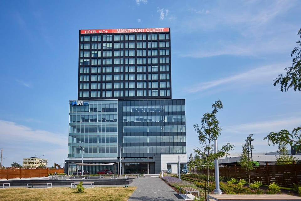 Property building, Facade/entrance