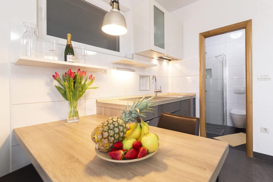 Breakfast, kitchen