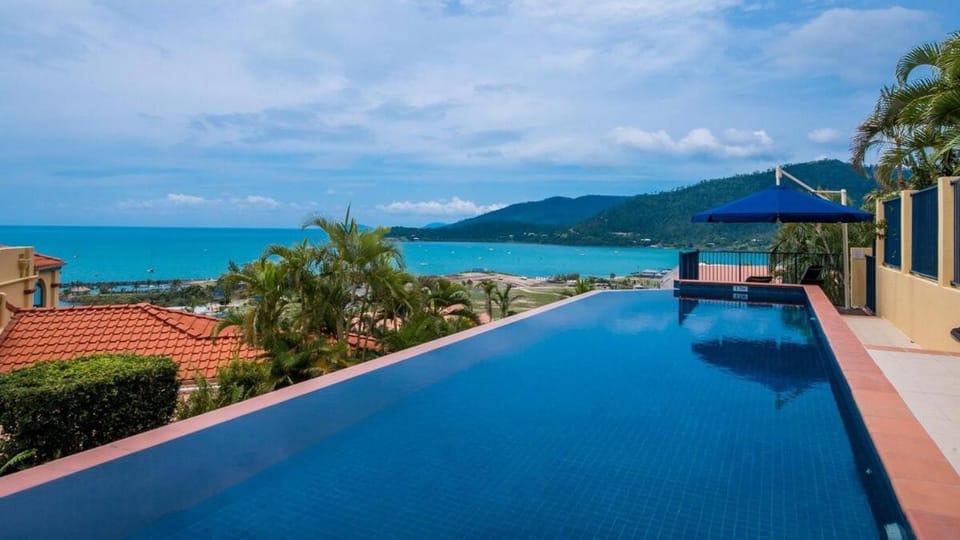 Magnificence At Airlie Apartment in Airlie Beach