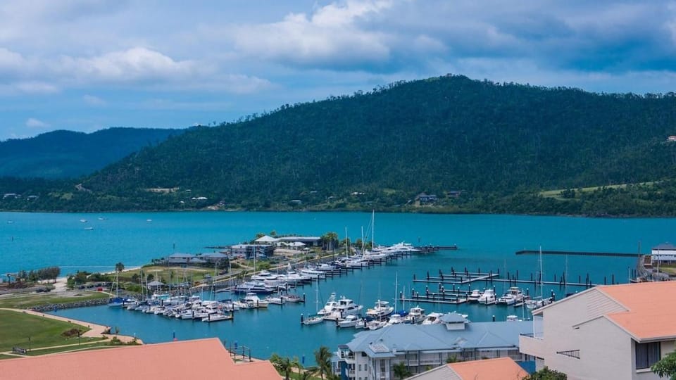 Magnificence At Airlie Apartment in Airlie Beach