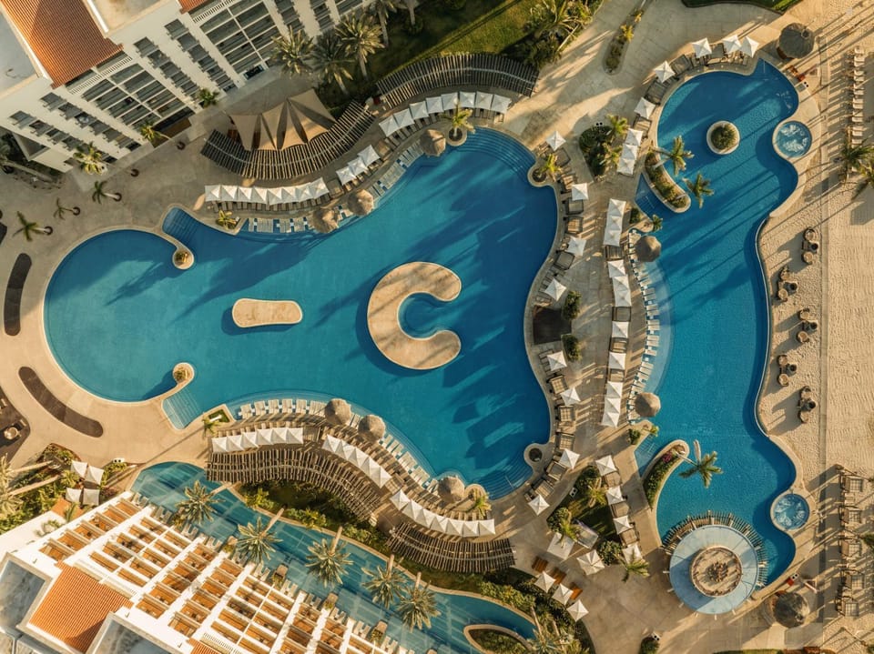 Bird's eye view, Swimming pool