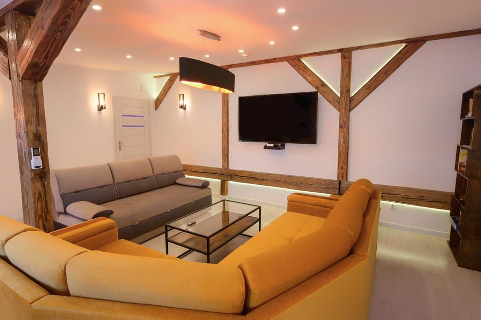 Communal lounge/ TV room, TV and multimedia, Living room, Other, Seating area