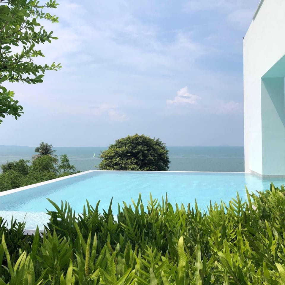 AERAS Beachfront x MonthStayZ Thailand Apartment in Pattaya City