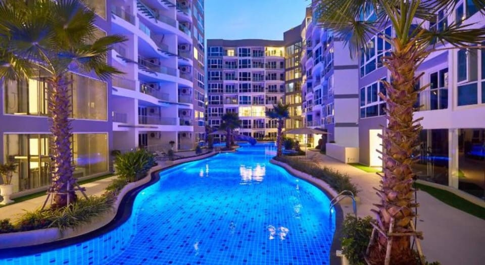 Grand Avenue Suites x MonthStayZ Thailand Apartment in Pattaya City