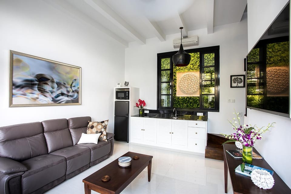 Kitchen or kitchenette, Living room, Dining area