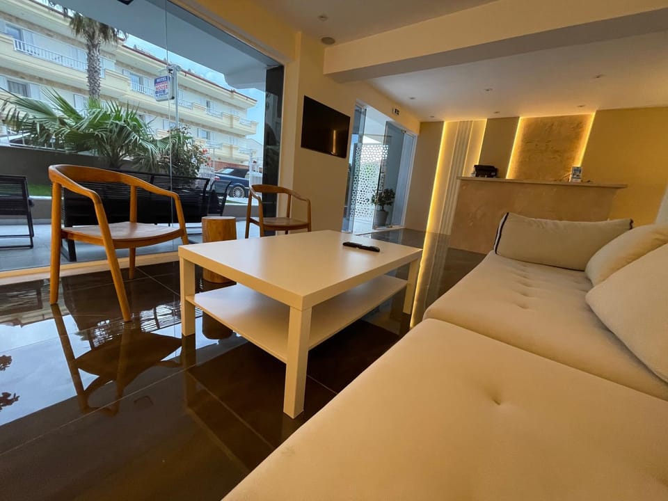 Brother's House Apartment hotel in Halkidiki
