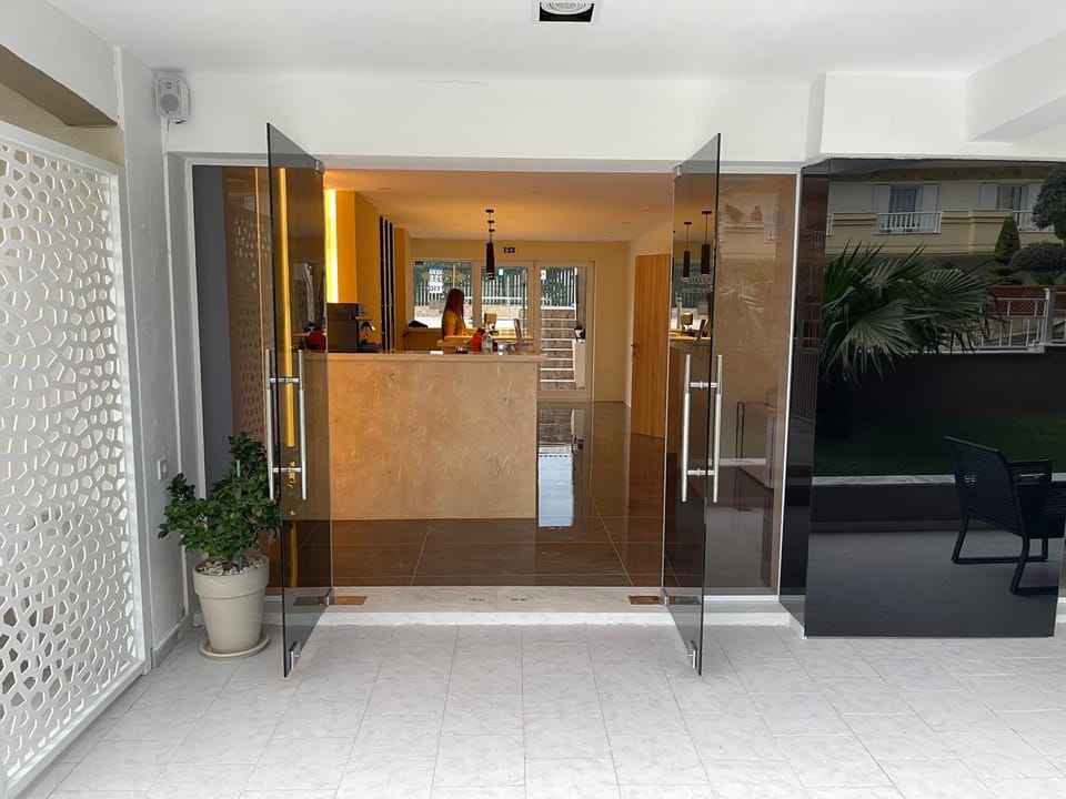 Brother's House Apartment hotel in Halkidiki