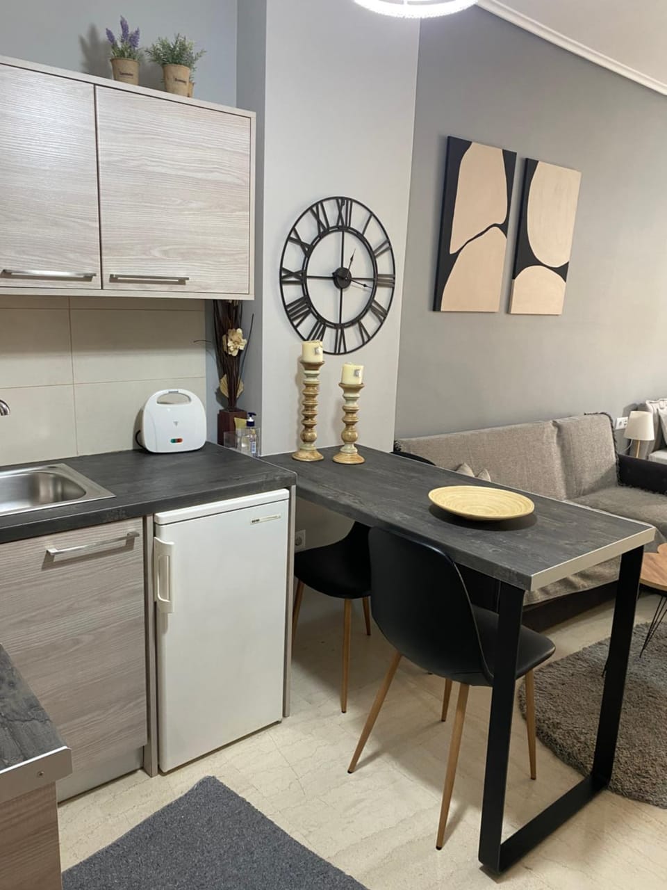 on the square studio Apartment in Messenia