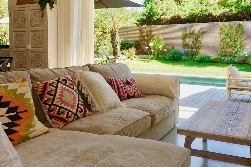 Garden, Living room, Swimming pool