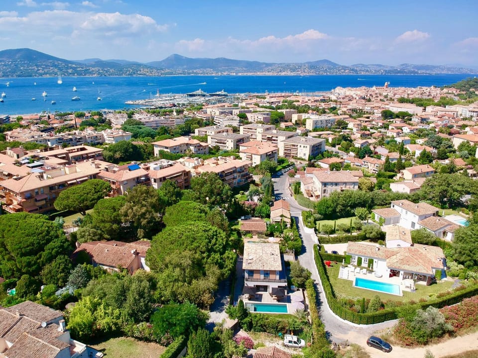 Off site, Day, Neighbourhood, Bird's eye view, Summer