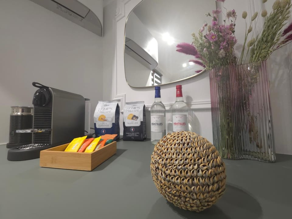 Coffee/tea facilities, minibar