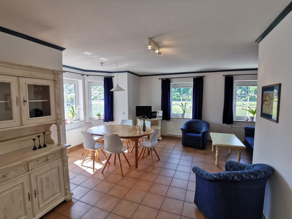 Apartments / Ferienwohnungen Moseluferstrasse Apartment in Ediger-Eller