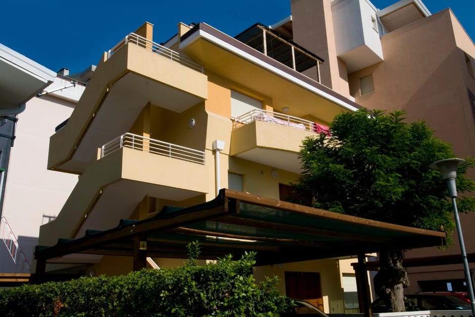 Property building, Facade/entrance, Neighbourhood, Parking