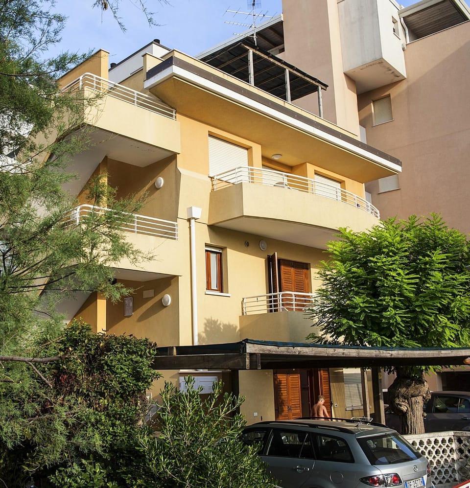 Property building, Facade/entrance, Neighbourhood, Parking