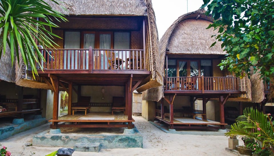 Facade/entrance, Area and facilities
