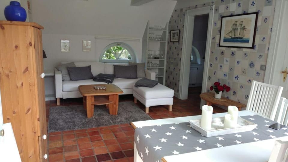 Living room, Photo of the whole room