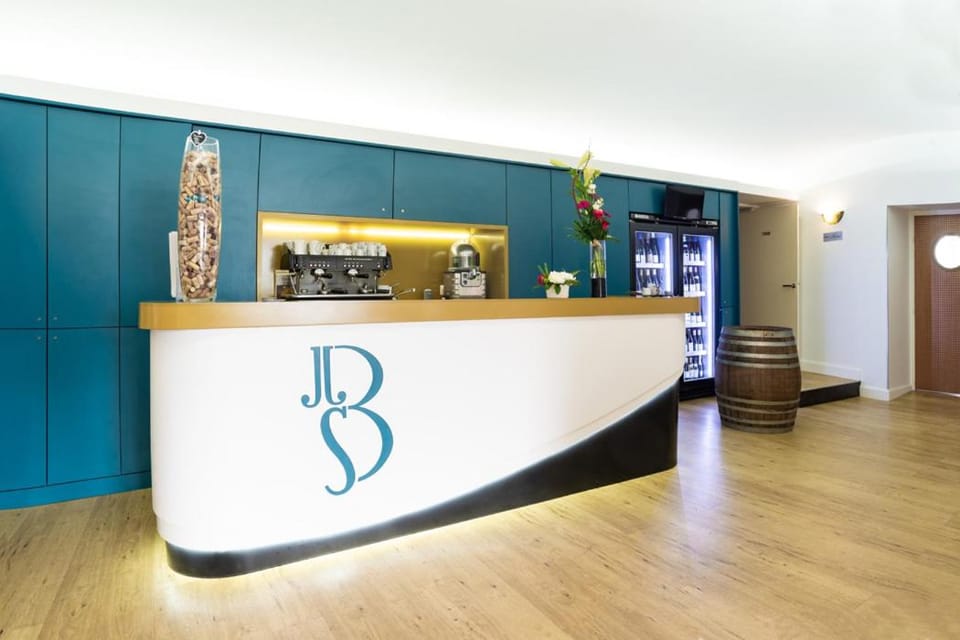 Logis Hôtel Le Bellevue Hotel in Condrieu